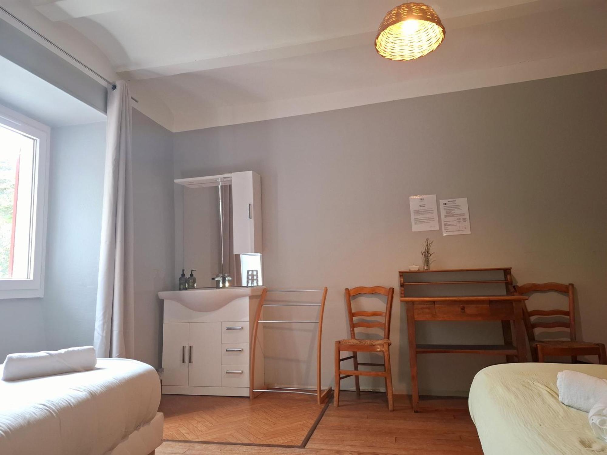 Auberge Arthea Laviolle Rum bild