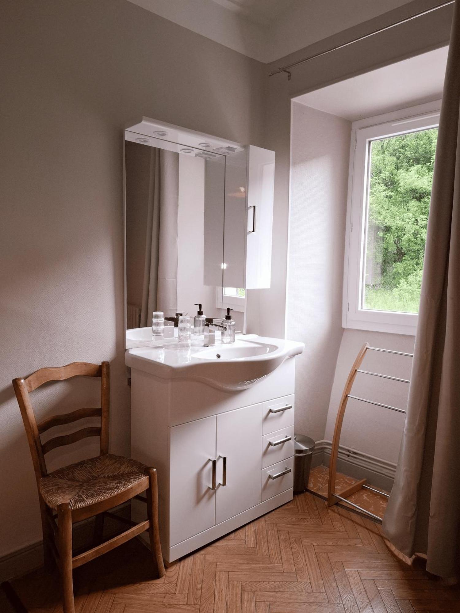 Auberge Arthea Laviolle Rum bild